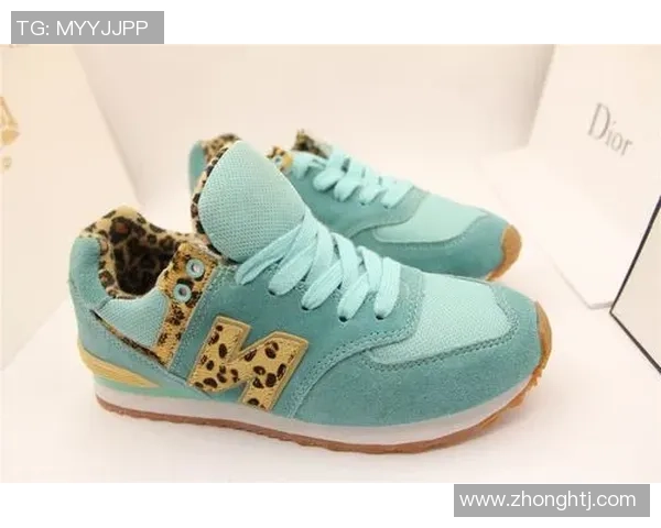 足球明星们赛场外也爱穿的运动鞋有哪些时尚款式揭秘